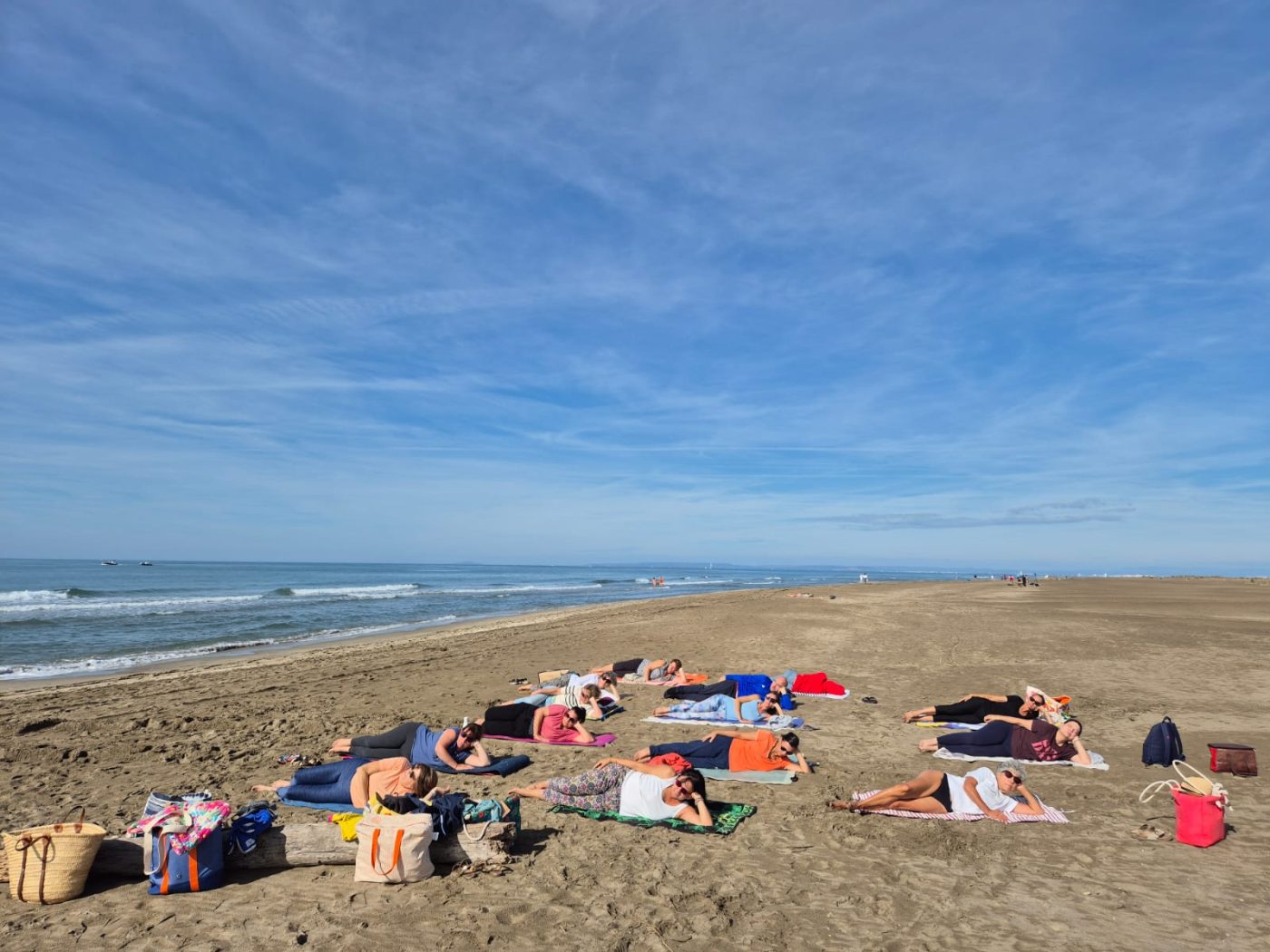 Yoga sur la plage de l’Espiguette