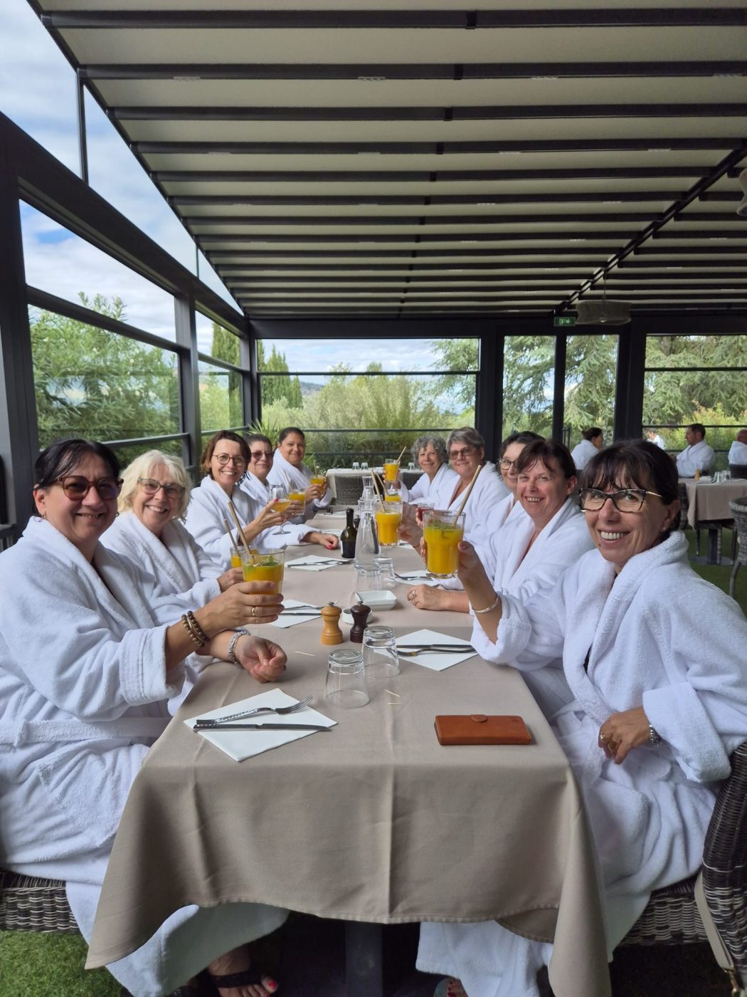 La table du midi, en peignoir