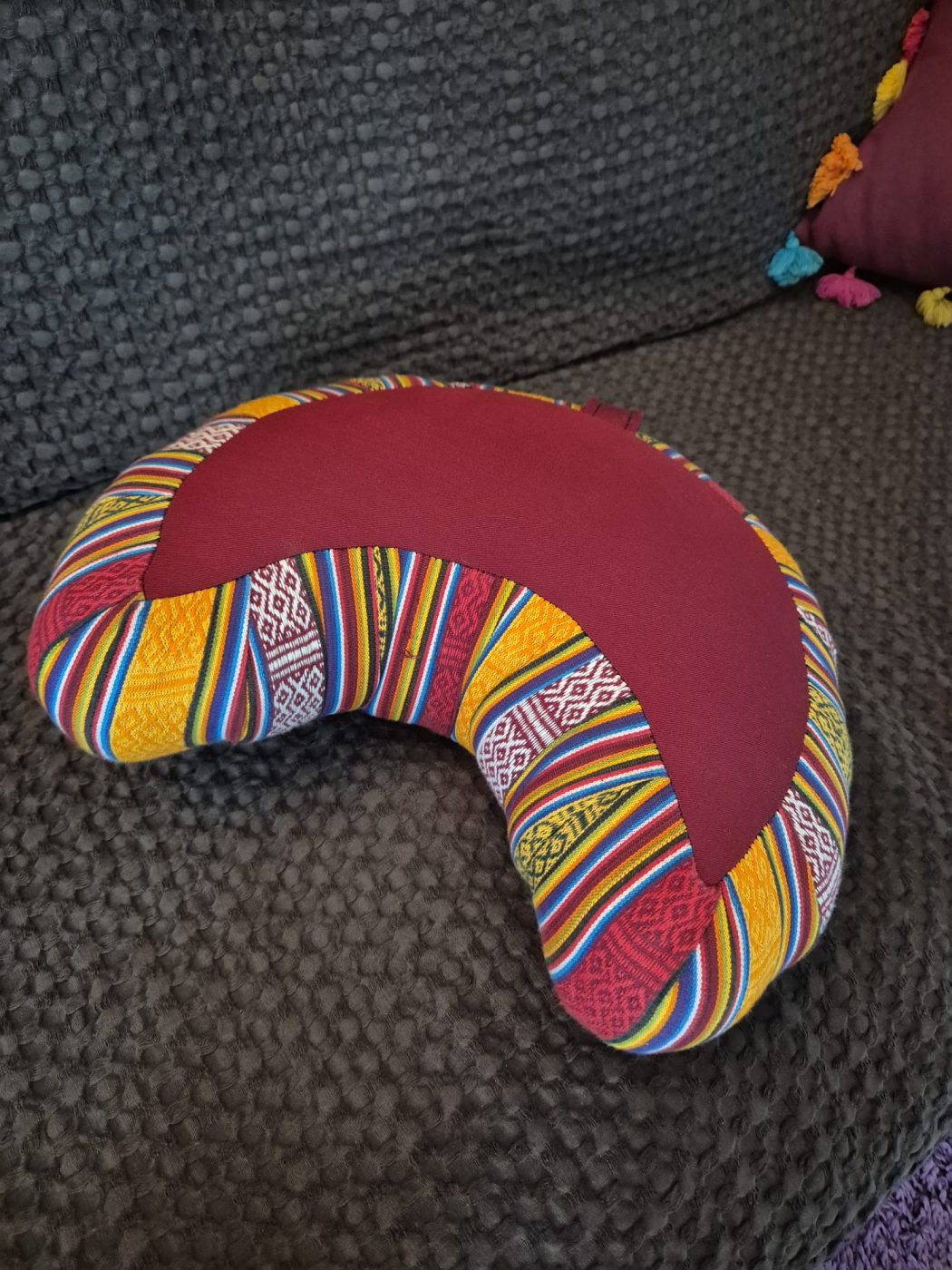 Coussin de méditation zafu utilisé en cours de yoga